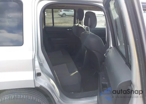 2013 Jeep Patriot Latitude z USA, uszkodzony, nr VIN 1C4NJRFB7DD129108